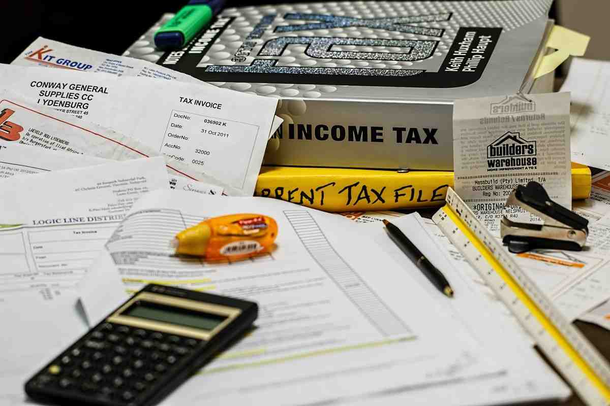 How much does Shopify take per sale?